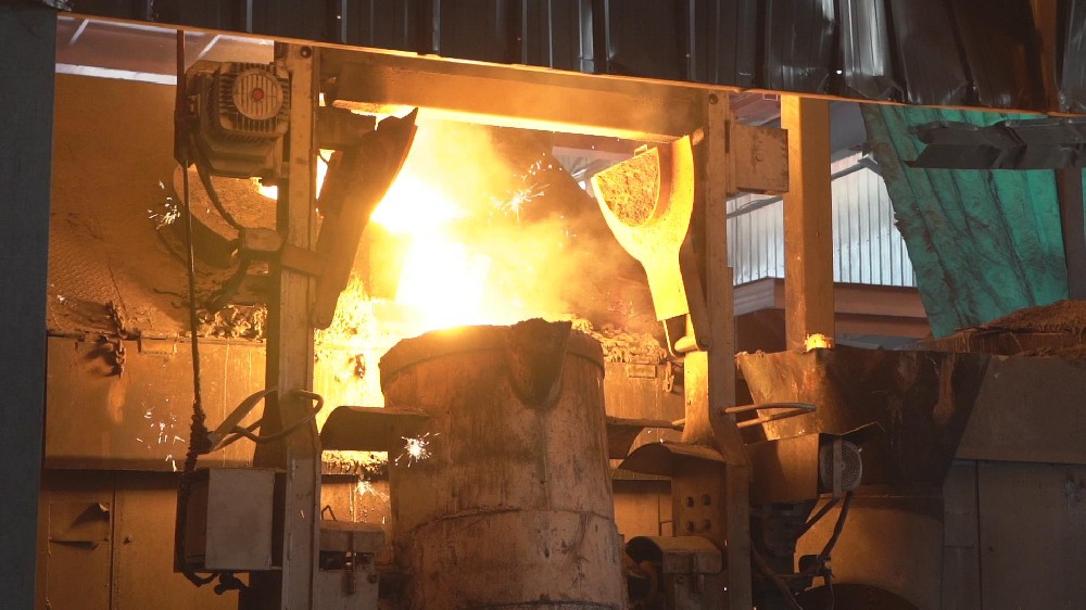 铁水出炉